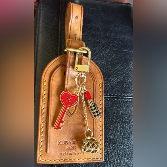 Louis Vuitton luggage tag w/ unbranded  charm - Picture 1 of 9
